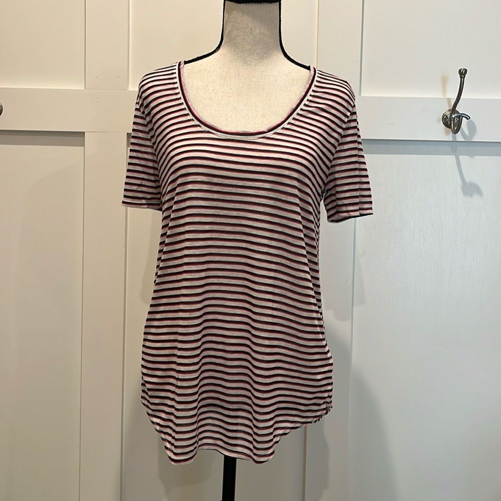 FREE w/2 item bundle purchase 
Lucky Brand Red/White/Blue Striped SS T-shirt